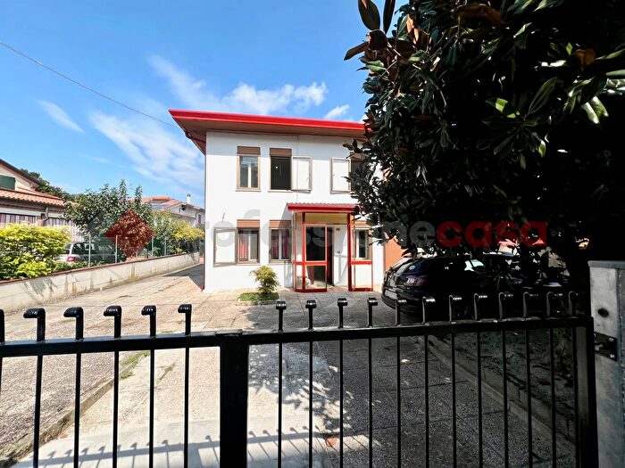 Casa con 5 locali in vendita in Via Santa Caterina Snc, Stanghella