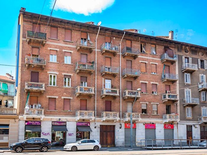 Appartamento trilocale in vendita in Corso Giulio Cesare, Barriera di Milano, Torino