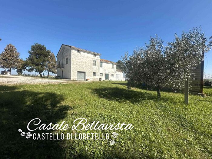 Casa con 9 locali in vendita in Frazione Loretello, Arcevia