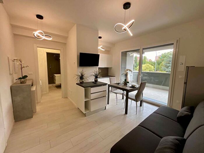 Appartamento trilocale in affitto in Via Filippo de Pisis, Barca, Bologna