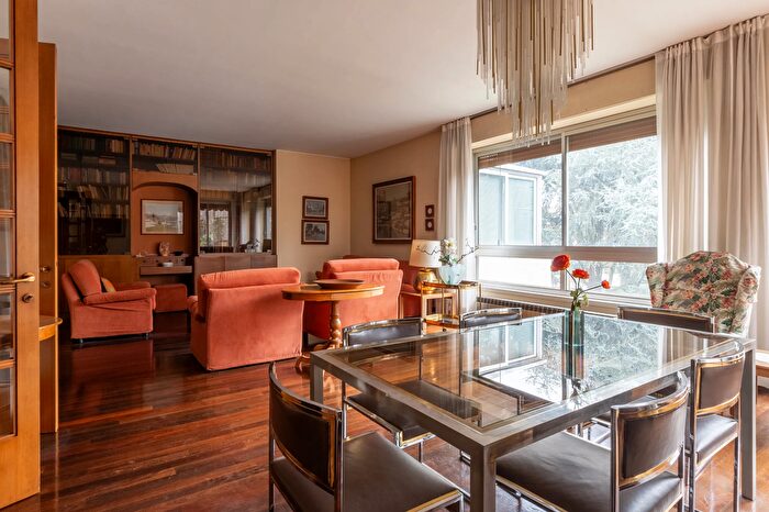 Appartamento con 6 locali in vendita in Via Palatino, Milano