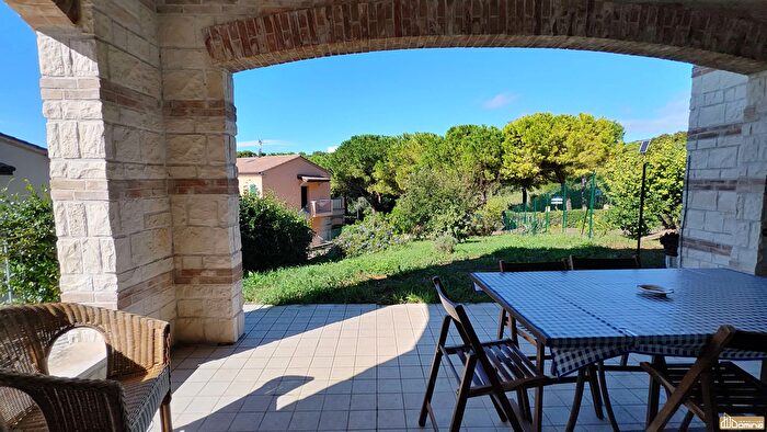 Casa con 7 locali in vendita in Via Caduti del Lavoro, Sirolo