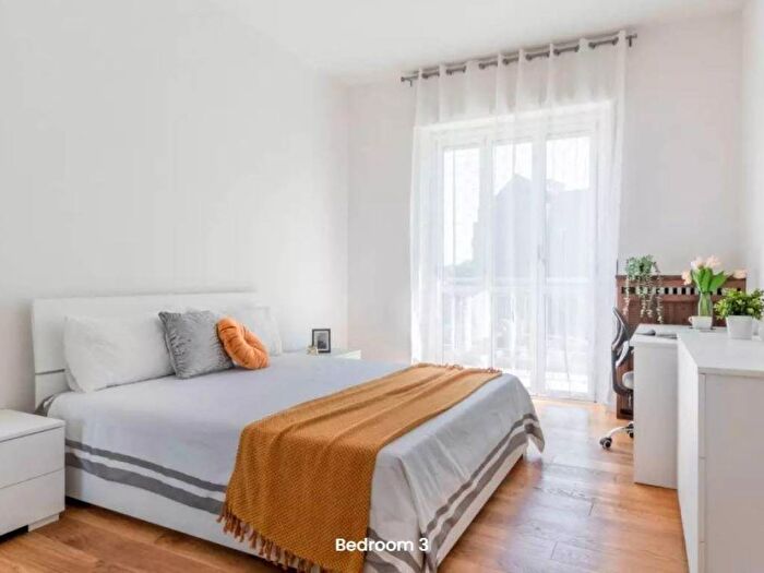 Appartamento con 6 locali in affitto in Via Intra, Maggiolina, Milano
