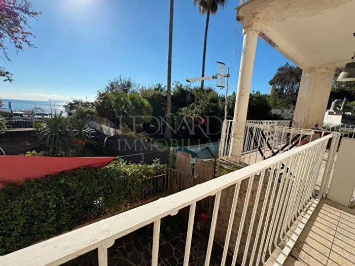 Appartamento bilocale in affitto in Via Marechiaro, Napoli