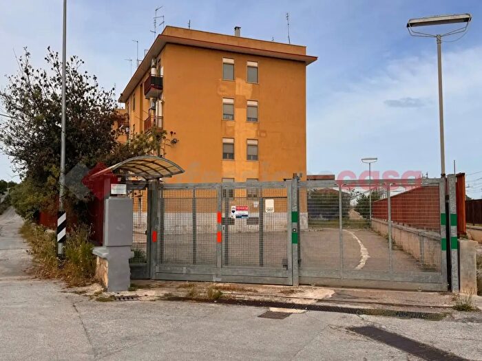 Appartamento trilocale in vendita in Via Ascianghi, Bari