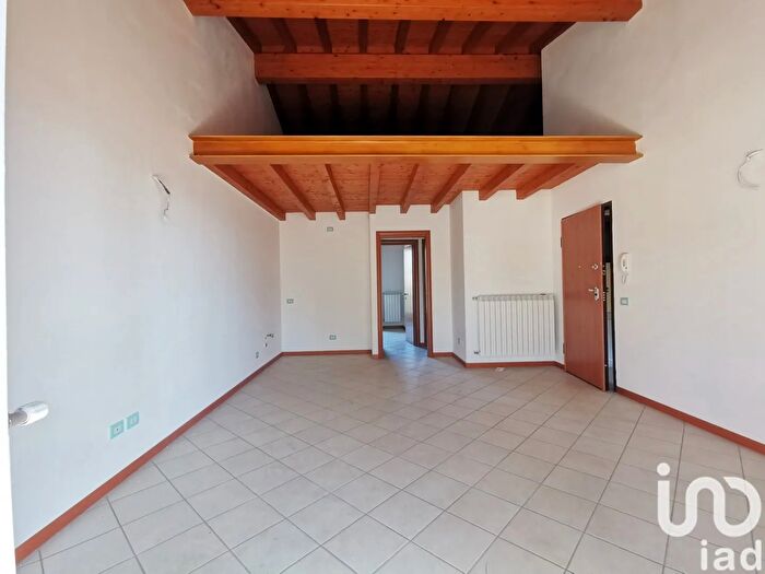 Appartamento trilocale in vendita in Via Lungolago Zanardelli, Toscolano Maderno