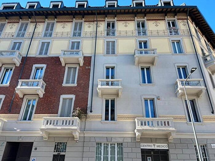 Appartamento trilocale in affitto in Via Romolo Gessi, Washington, Milano