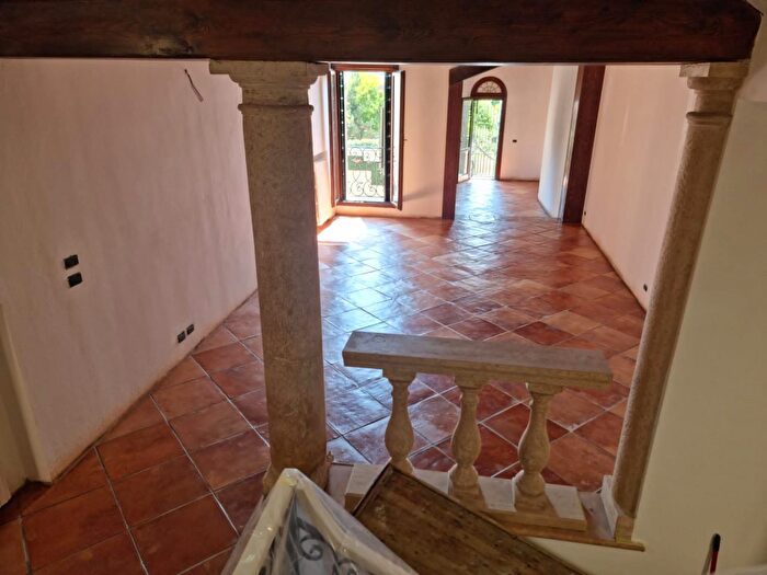 Casa con 5 locali in vendita in Via Cesare Battisit, Padova