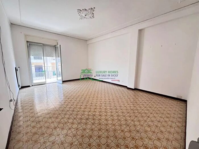 Appartamento con 5 locali in vendita in Via Ampere, Comiso