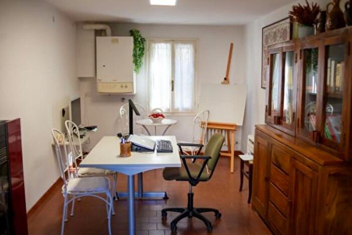 Casa con 6 locali in vendita in Via Chiesa di Albinea, Albinea