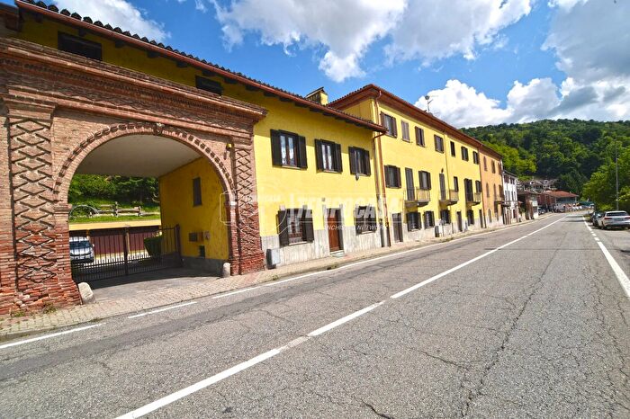 Casa con 6 locali in vendita in Via Chivasso, San Raffaele Cimena