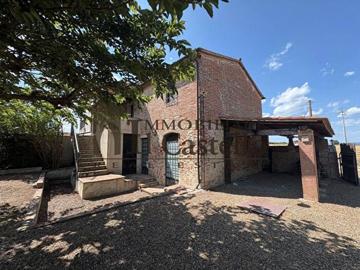 Casa quadrilocale in vendita in Località Pineta, Castiglione Del Lago