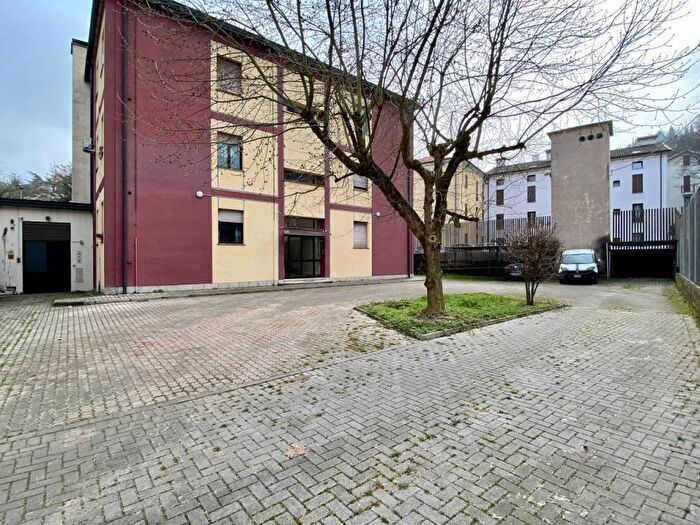 Appartamento trilocale in affitto in Viale Arnaldo Fusinato, Gogna, Vicenza