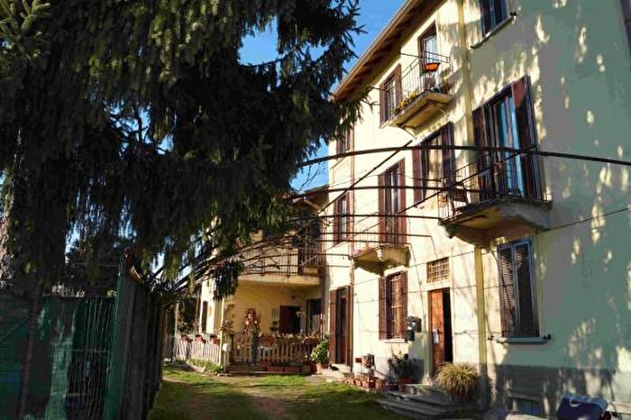 Appartamento trilocale in vendita in Via delle Cascine, Golasecca