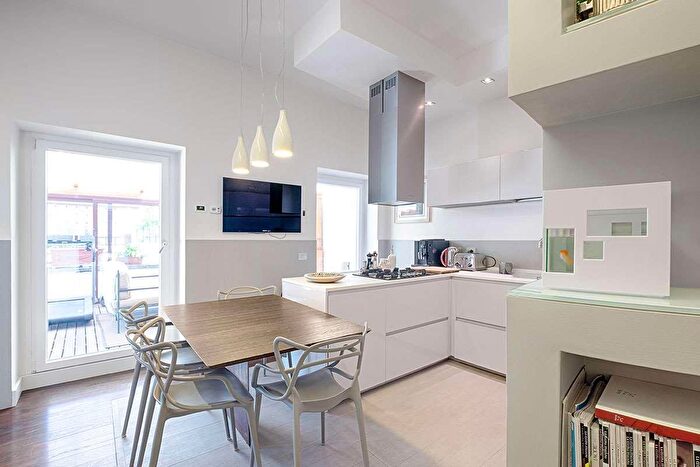 Appartamento con 5 locali in vendita in Piacenza