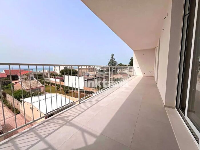 Appartamento trilocale in vendita in Via F Calvi, Scicli