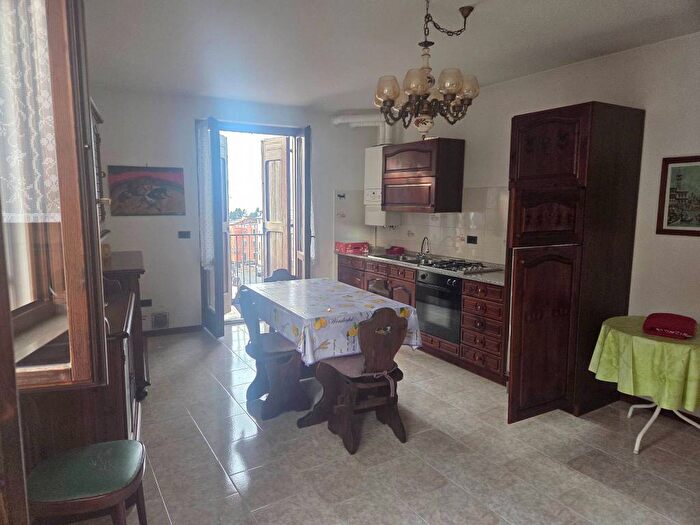 Appartamento trilocale in affitto in Piazza Borgo, Centro, Bosco Chiesanuova