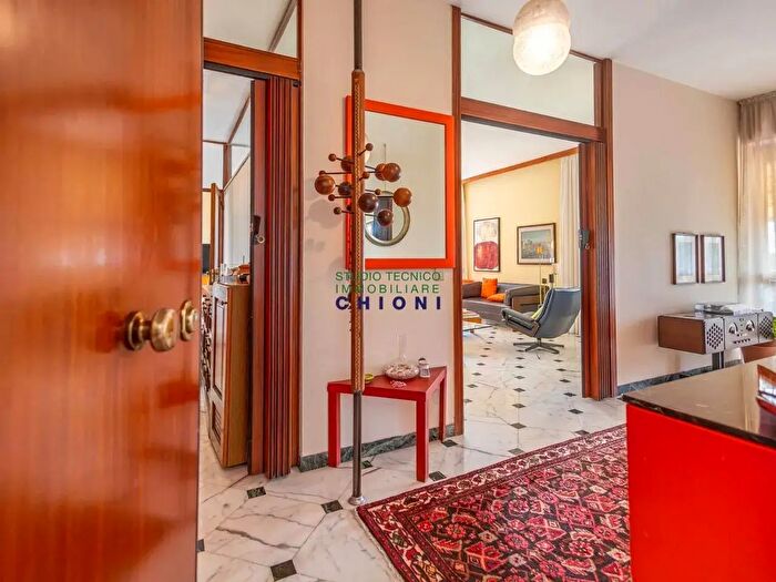 Appartamento con 10 locali in vendita in Azza Nazioni Uni, Carrara