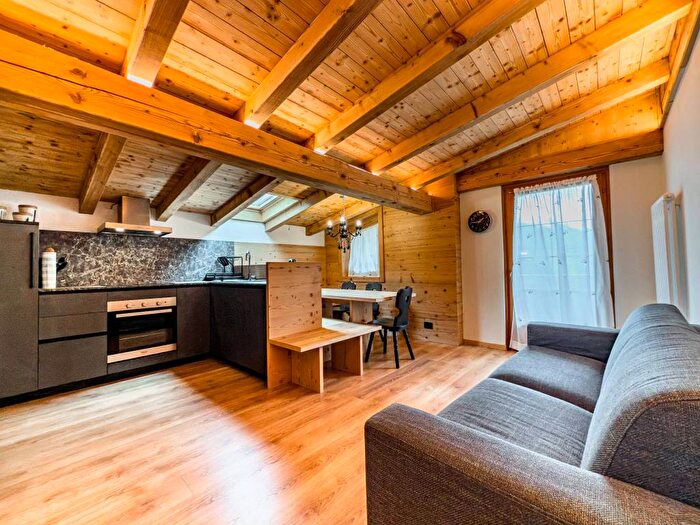 Casa trilocale in affitto in Via Luigi Negrelli, Carisolo