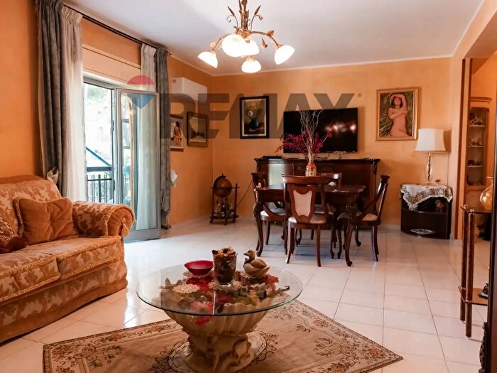 Appartamento quadrilocale in vendita in Via delle Orchidee, Melilli