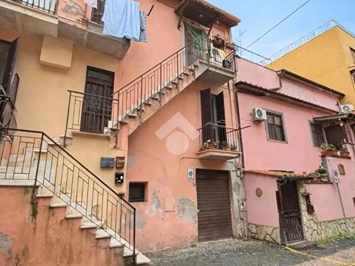 Appartamento trilocale in vendita in Via Giuseppe Garibaldi, Genzano Di Roma