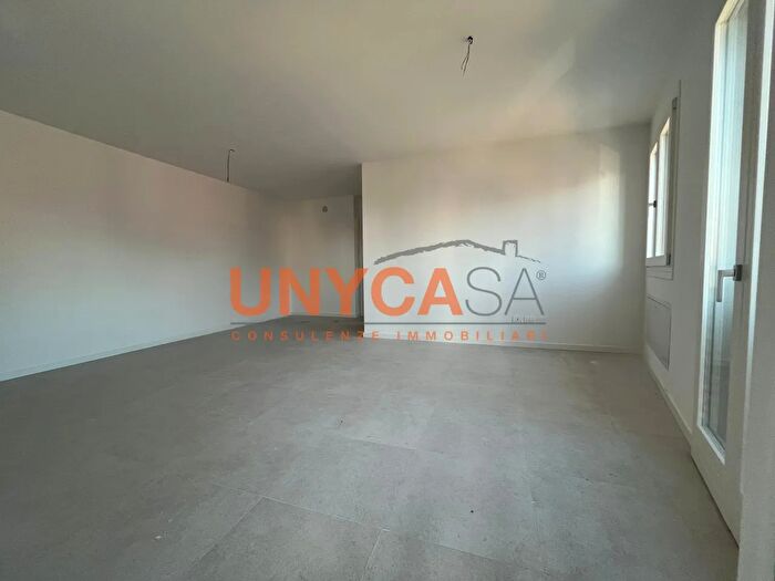 Appartamento quadrilocale in vendita in Via delle Pietre, Verona