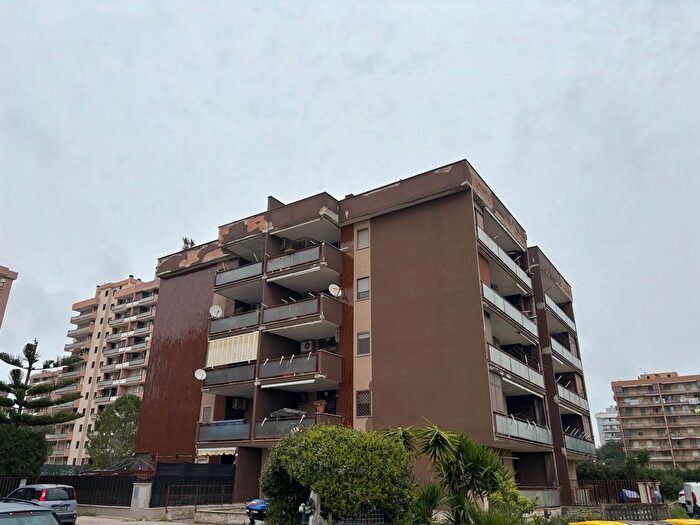 Appartamento trilocale in vendita in Via Laconia Taranto Taranto Taranto, Taranto