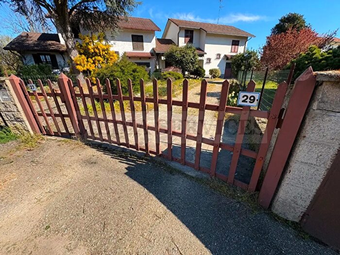 Case in Vendita e in Affitto - 3