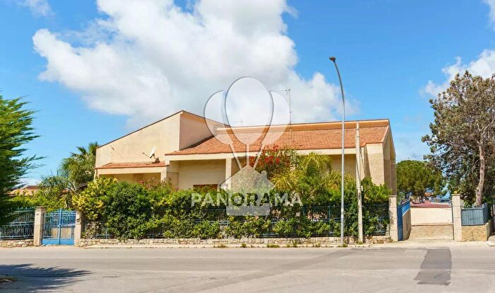 Casa con 5 locali in vendita in Partinico