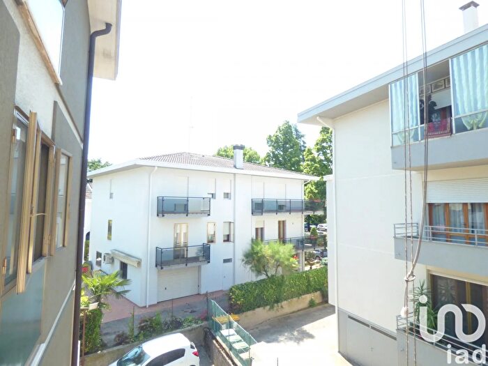 Appartamento con 7 locali in vendita in Via Jacopo della Quercia, Padova