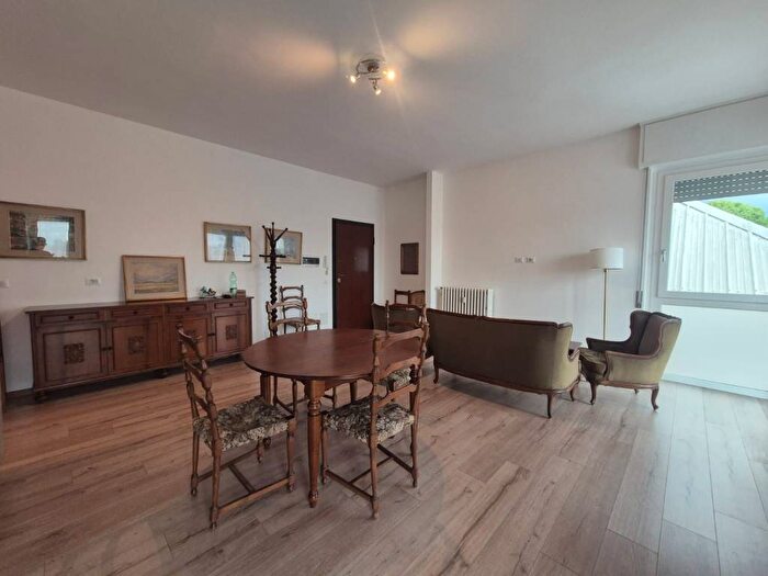 Appartamento trilocale in affitto in Via Giuseppe Garibaldi, Centro, Lentate sul Seveso