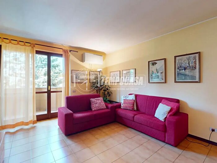 Appartamento quadrilocale in vendita in Via Armando Diaz, Carate Brianza