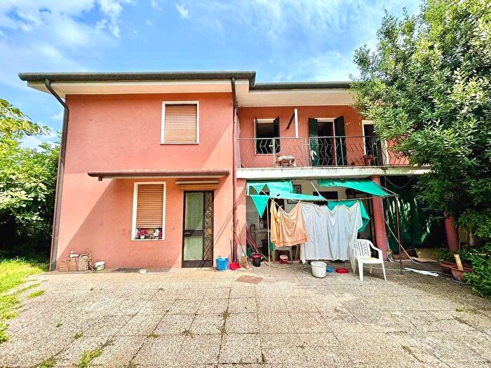 Casa con 12 locali in vendita in Via del Giansero Noale, Noale