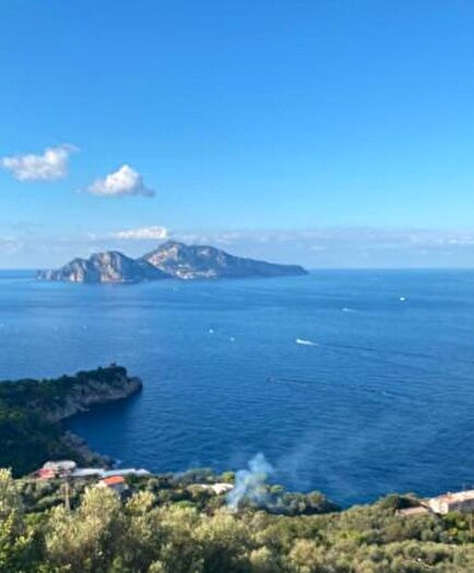 Appartamento trilocale in affitto in Massa Lubrense