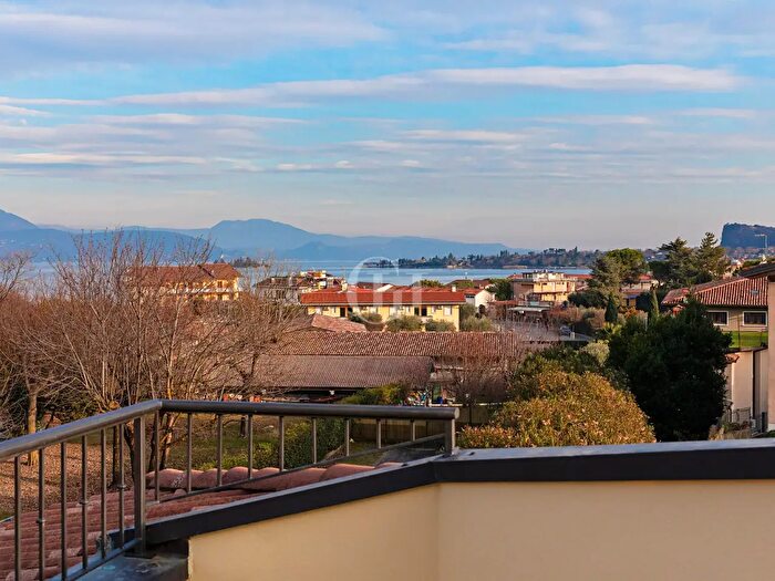 Appartamento bilocale in vendita in Via dei Mulini, Manerba Del Garda