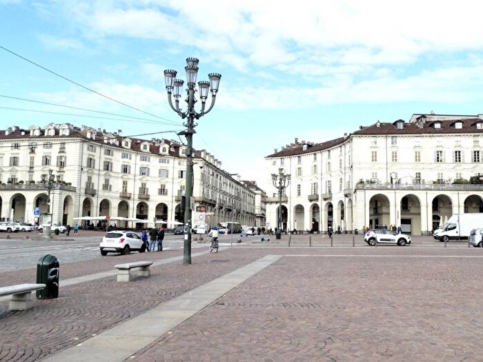 Appartamento trilocale in affitto in Piazza Vittorio Veneto, Giardini Reali, Torino