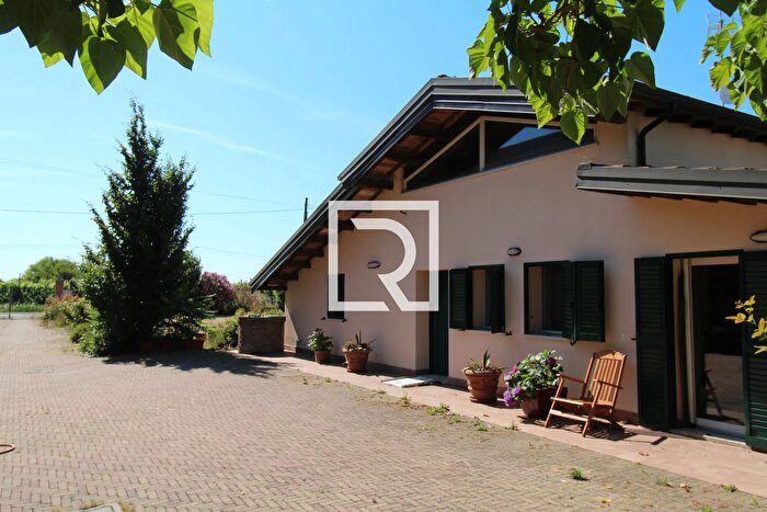 Casa con 7 locali in vendita in Via Torre Russi, Russi