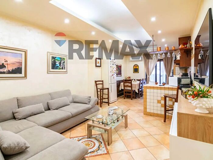 Appartamento trilocale in vendita in Via Matteo Gaudioso, Catania