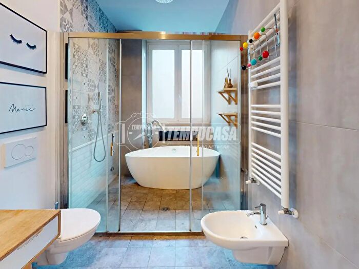 Appartamento trilocale in vendita in Viale Certosa, Milano