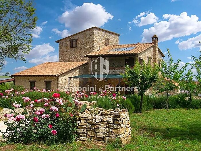 Casa con 7 locali in vendita in Piazza del Popolo, Todi