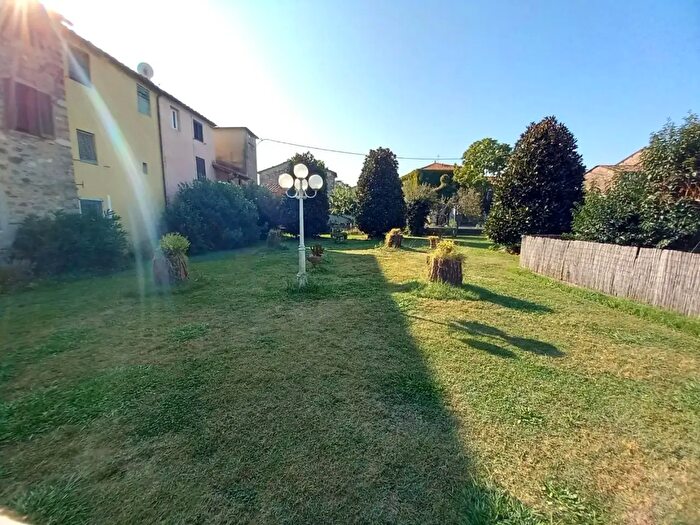 Casa con 6 locali in vendita in Capannori