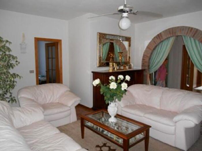 Casa con 6 locali in vendita in Poggio Torriana