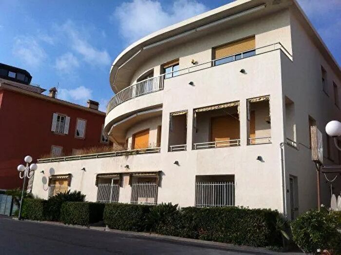 Appartamento quadrilocale in vendita in Lungomare Argentina, Bordighera