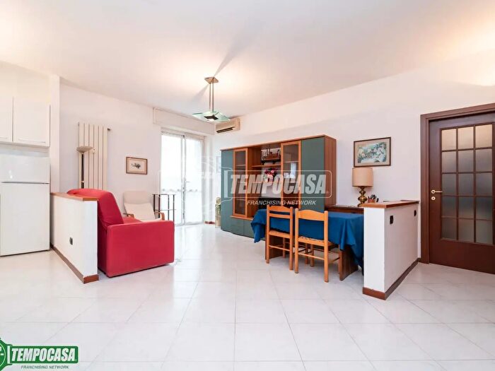 Appartamento trilocale in vendita in Via Vincenzo Russo a, Milano