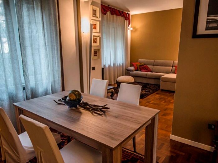 Appartamento trilocale in affitto in De Angeli, Milano