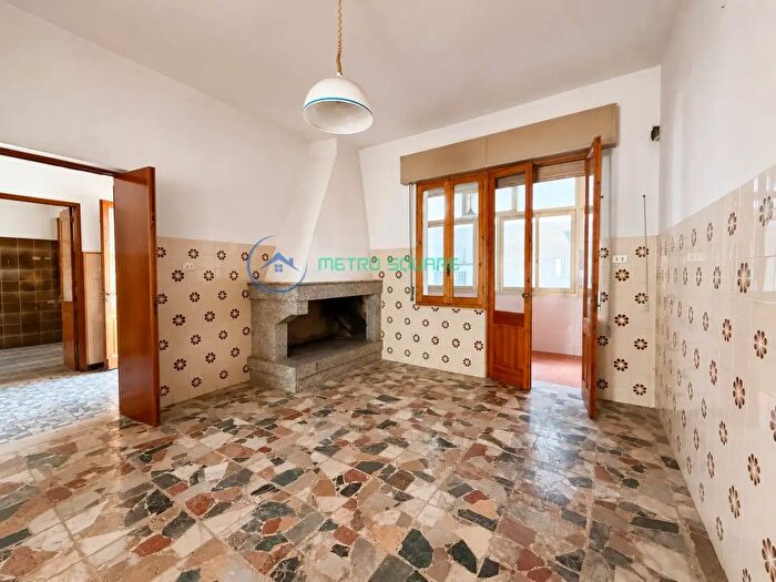 Casa con 10 locali in vendita in Via Don Minzoni, Guspini