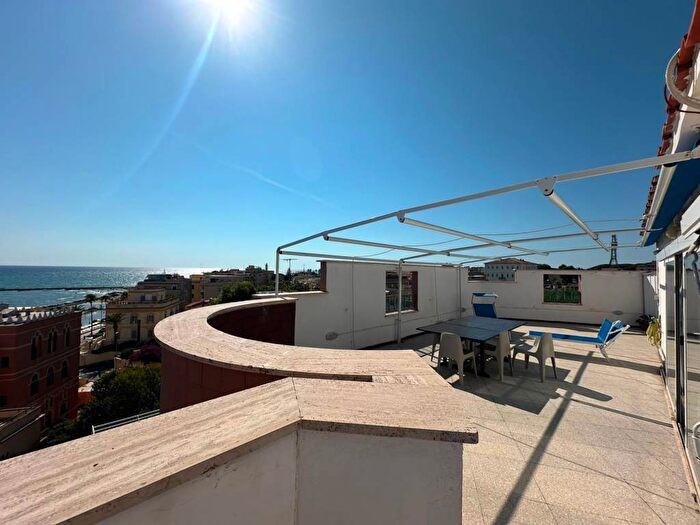 Appartamento quadrilocale in affitto in Piazzale Orazio, Centro Storico, Anzio