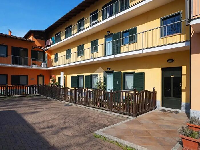 Appartamento quadrilocale in vendita in Via Roma, Roasio