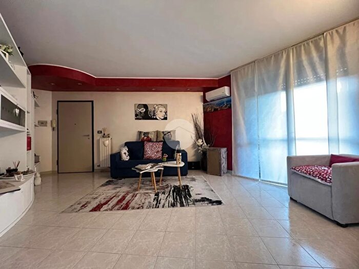 Appartamento quadrilocale in vendita in Via Garibaldi, Borgaro Torinese