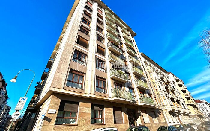 Appartamento con 5 locali in vendita in Corso Re Umberto, Torino